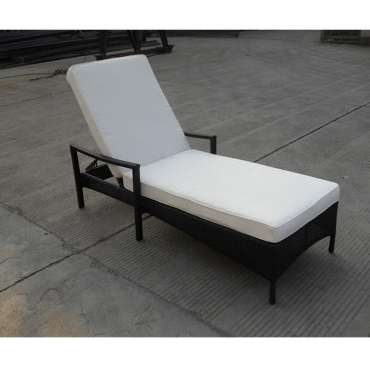 Classic Sun Cheap Pool Patio Chairs Black Chaise Lounger Chair Bali Rattan Outdoor Furniture Hot Sales Wicker Round Lounge