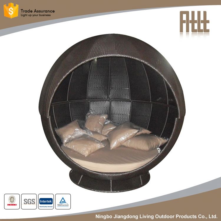 Design Romantic Patio Wholesale Waterproof Daybed Outdoor Bed with Price Round Shape Sofa Beds